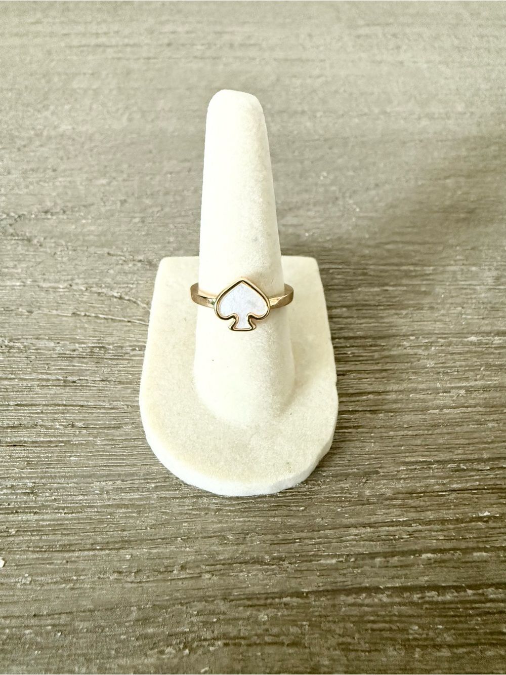 Kate Spade Signature Ring in Gold Tone Mother of Pearl Inlay Size 7